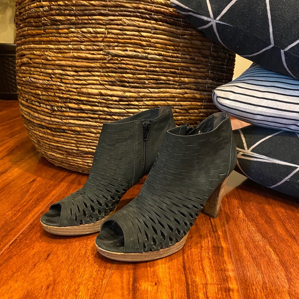 Paul Green Cutout Booties size 8